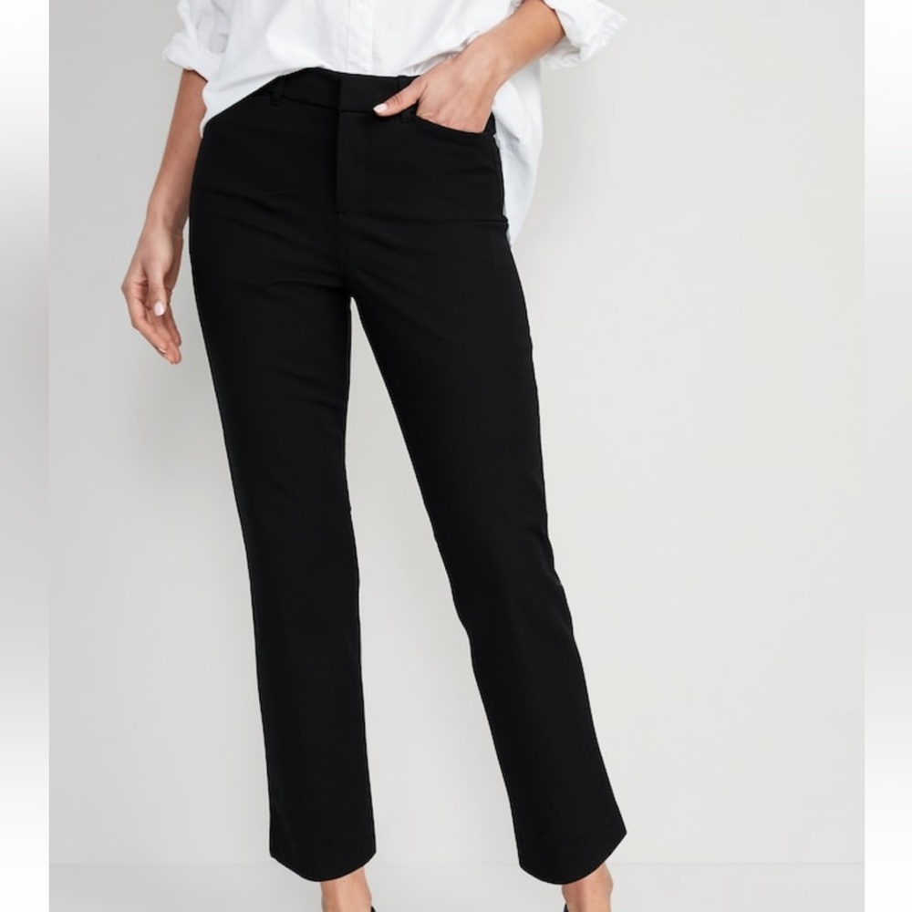 Old Navy Women’s Straight Pixie Pant size 6 Black